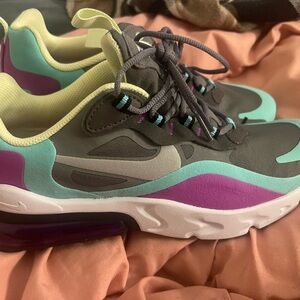 New never worn Nike air max 270